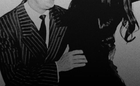 JonathanSims_'s tweet image. I usually don't enjoy dressing up for Halloween, but yesterday I had a great time.
Here's a picture of our costumes. 🙂