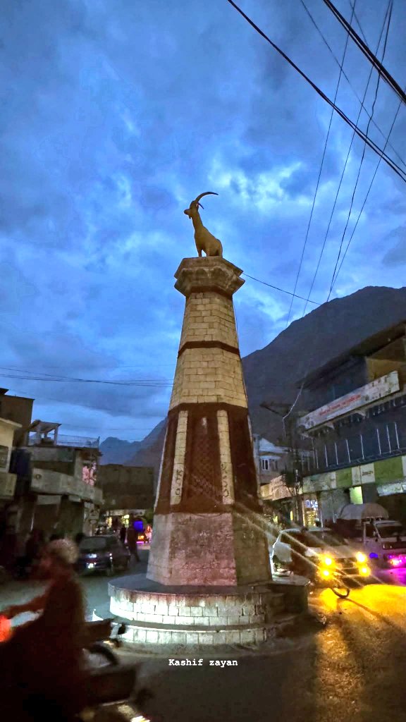 The_North_Blood's tweet image. یہاں کی ہوا میں پاکیزگی ہے،
پانی میں زندگی، اور پہاڑوں میں سکوں 

📍Gilgit Baltistan, Independence Day 🫡 

#GilgitBaltistan #independenceday2025