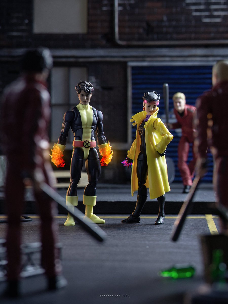 andrewone1000's tweet image. Wait, seriously? Baseball bats? Do we look like weak mutants to you?

#hasbropulse 
#toyphotography