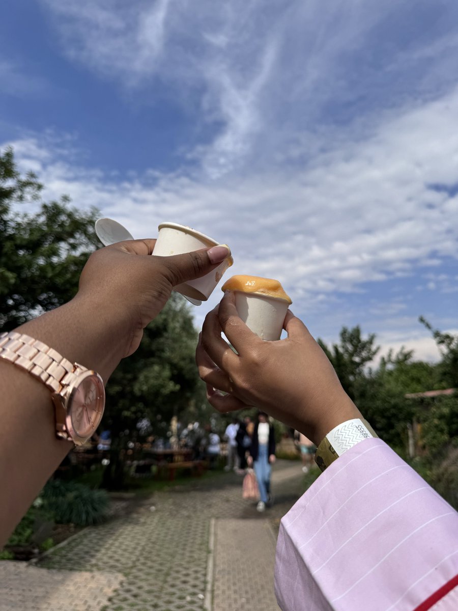 motsomokgoko's tweet image. We outside