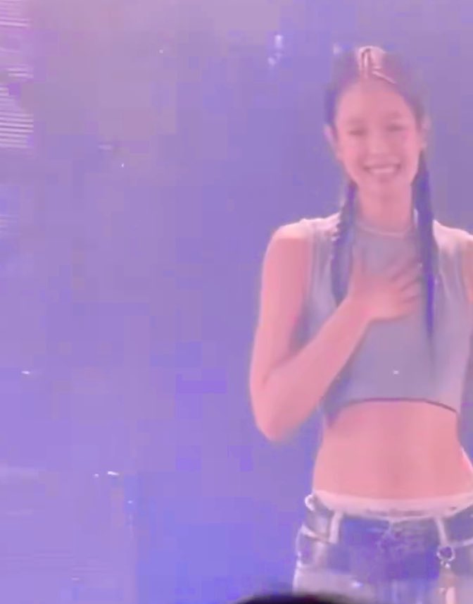 iseeyoughh's tweet image. #JENNIE #DEADLINE_IN_JAKARTA