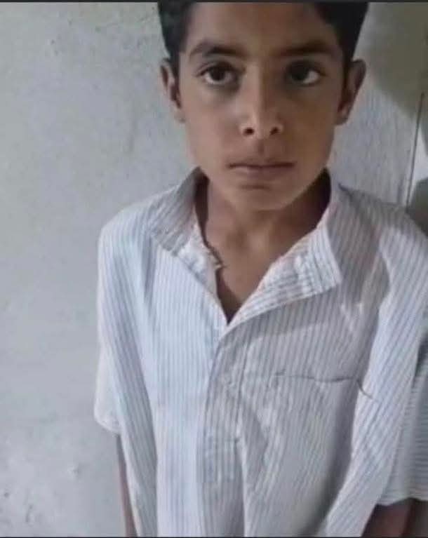 daniastark3k's tweet image. بالمقابل
الطفل عدنان النغميش من دير الزور المخطوف من عصابة من عصابات قسد من أكتر من 3 شهور
وعم يرسلوا لأهلو صور تعذيب للطفل ليدفعولهم مبلغ خيالي وهني فقرا ما عندهم شي 

و طبعا الناس ساكتين عن قصتو وعن التعذيب بحق هاد الطفل يمكن لأنو مانها مادة دسمة للمتاجرة بقضيتو متل للأقليات