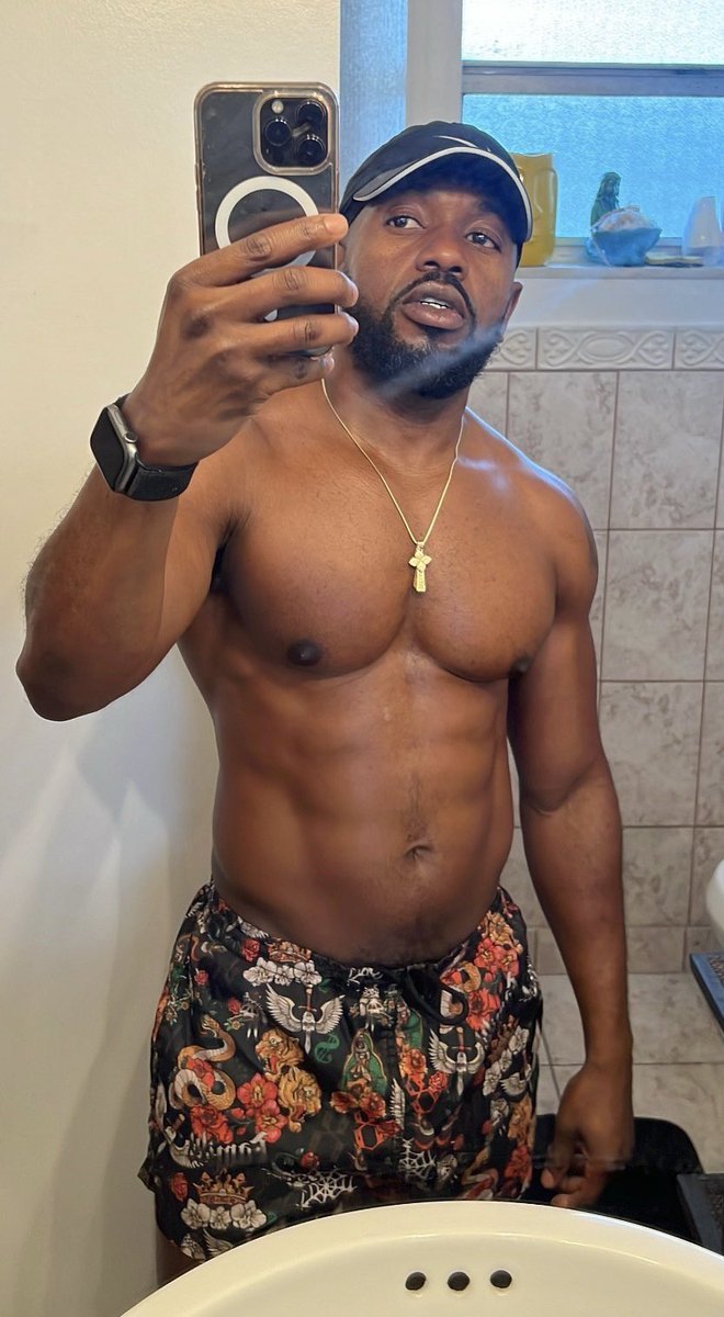 matureluv1's tweet photo. “Mirror check: still got it 💥”
#WeekendFlex #MirrorFit #VibesOnly https://t.co/J4VfXQgMfa