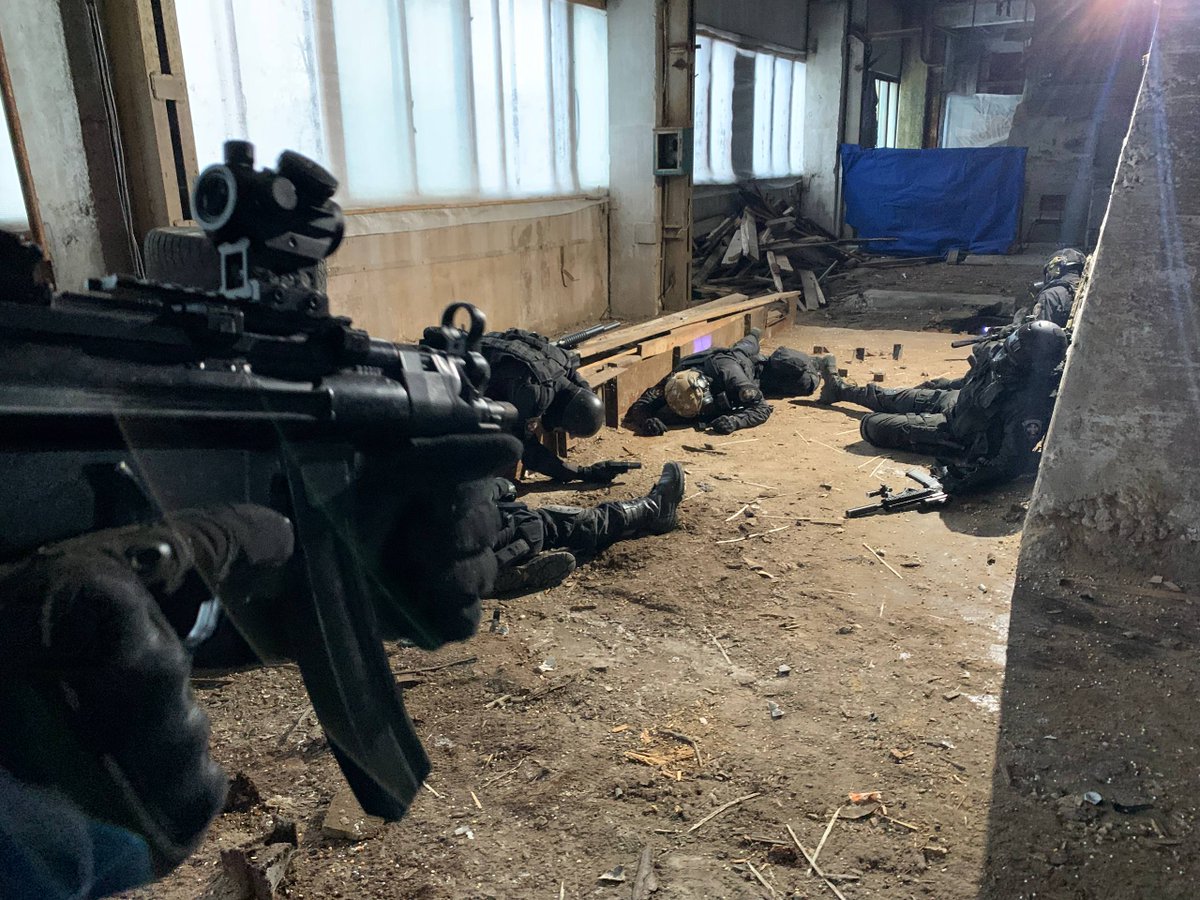 DivisionRussian's tweet image. Бэкстейдж со съёмок 
#REBHFun #Umbrella #Russian #ResidentEvil #Airsoft