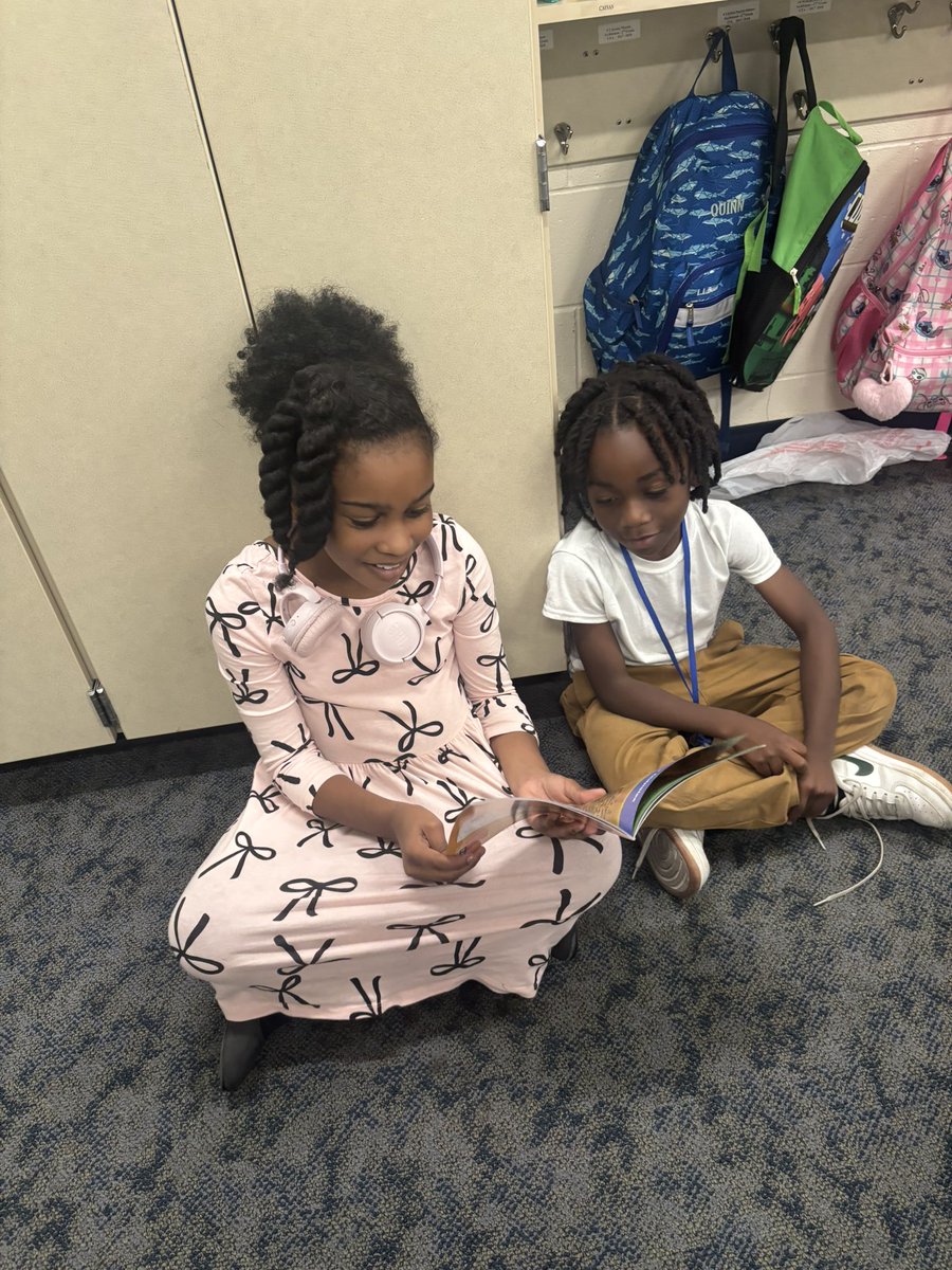 ITeach_MsYork's tweet image. Center For Achievement Betas celebrated Founders Day by reading to our 1st &amp;amp; 2nd grade buddies! Let us Lead By Serving Others is always at our foundation! #FoundersDay25 #WiredForSuccess #LatePost @nationalbeta