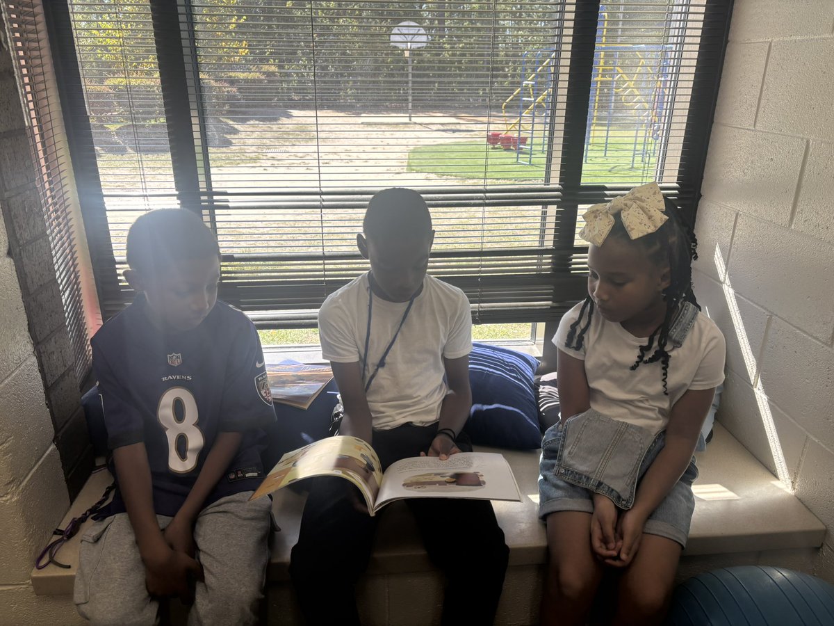 ITeach_MsYork's tweet image. Center For Achievement Betas celebrated Founders Day by reading to our 1st &amp;amp; 2nd grade buddies! Let us Lead By Serving Others is always at our foundation! #FoundersDay25 #WiredForSuccess #LatePost @nationalbeta