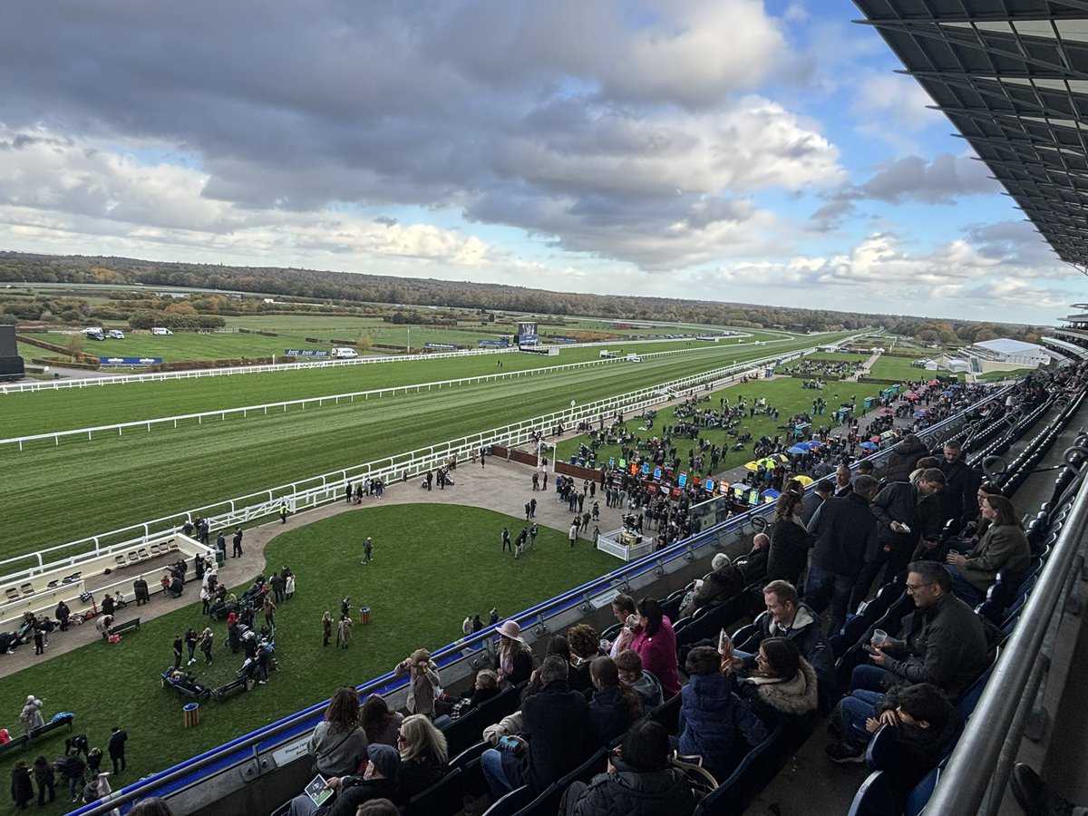 Some view from upstairs at <a href="/Ascot/">Ascot Racecourse</a>
