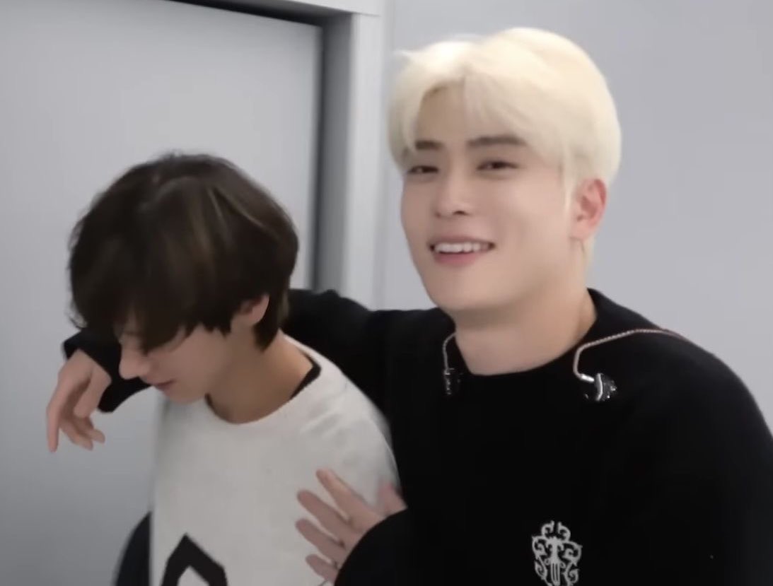 แกว่าน้องผมดำกับผมบลอน เอ้ะ !!???