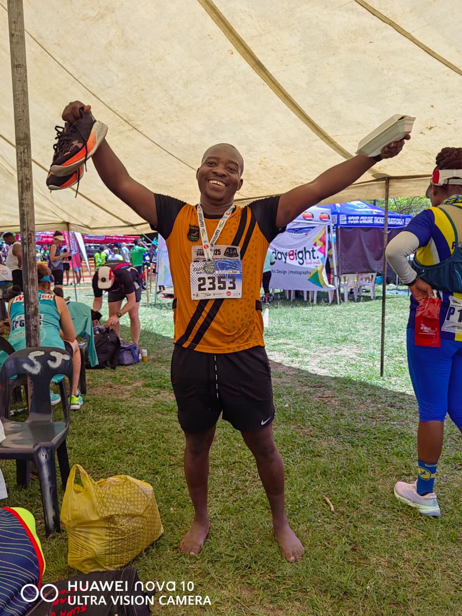 JHB_Harriers's tweet image. Congratulations, Hangwani Ramakuwela!! 👏🏾✨️ Comrades qualifier in the bag!! 🥳 🎊 

Finish time: 04:27:04 at Kaapsehoop 3-in-1 Marathon! 💛 

#proudmoments #swiftandfree #firstattempt