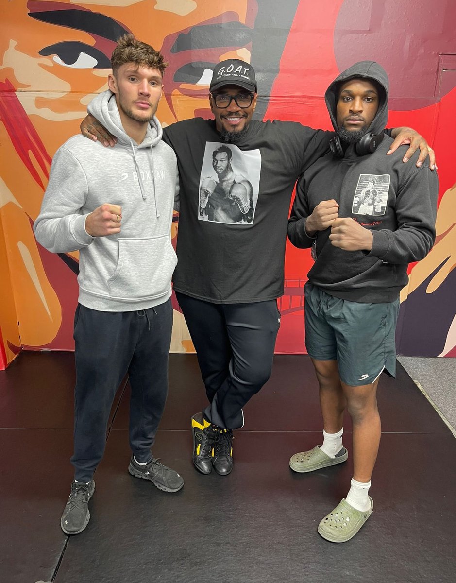 <a href="/TheKingAdrian16/">Adrian “The Next” King</a> and <a href="/HarryPowell53/">Harry Powell “The Sauce”</a> getting in the reps with great trainer <a href="/MalikKingScott/">Malik Scott</a> 

7 days to go 💣🥊