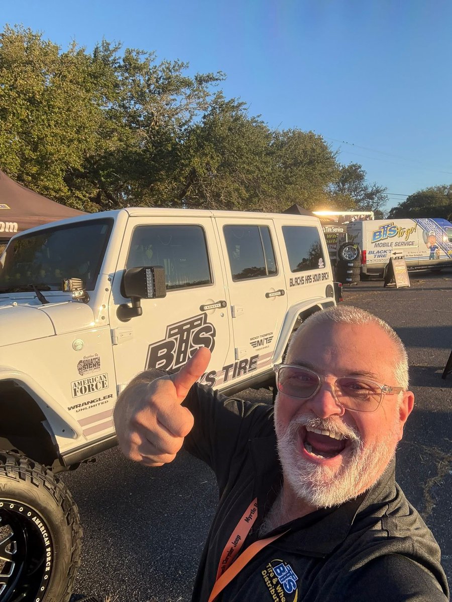 BlacksTire's tweet image. 📣Today‼️
You got to ride down to the @theMBJeepJam. Our BTS &amp;amp; Black&apos;s Tire teams are excited to be a part of this event that runs today and tomorrow.  Come see us and get #Ducked😎 #blackshasyourback
#tires #wheels #jeep