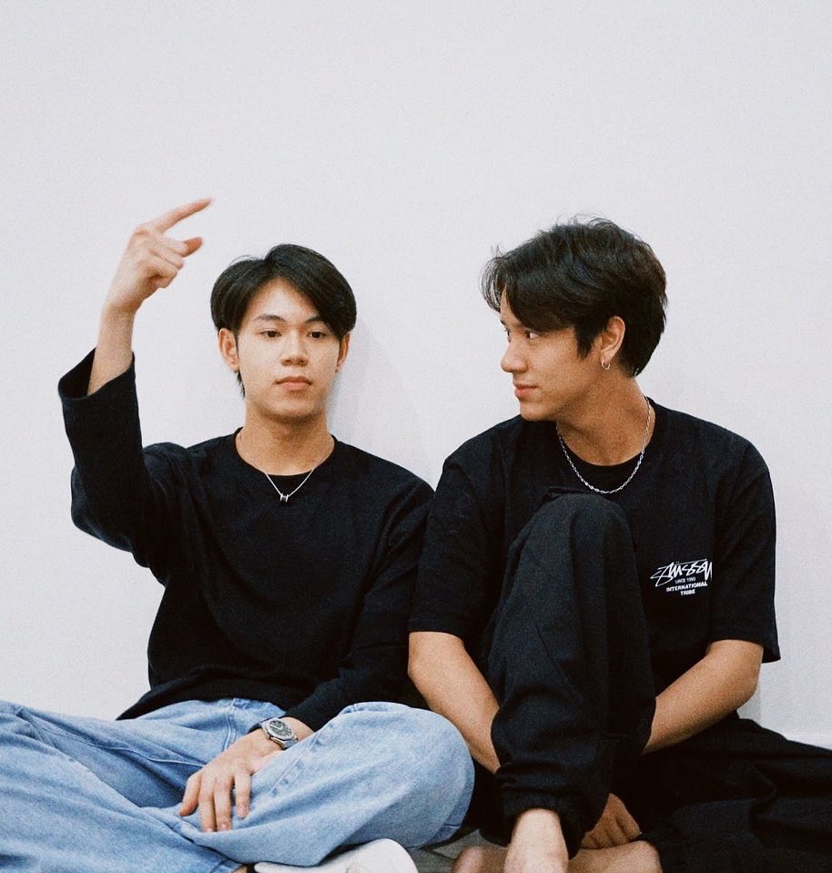 ตะไมในmvตุวโตกว่าน้อง ตุวจีงเร้กกว่าน้องตาต้าอีก มี๊งง🥺 ผอมไปแย้วอ้วม🥺

#NANON_ไม่อยากรักMV
#mynameisnanon