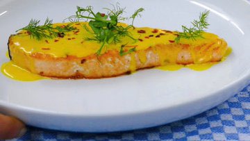 Salmon with Saffron Sauce