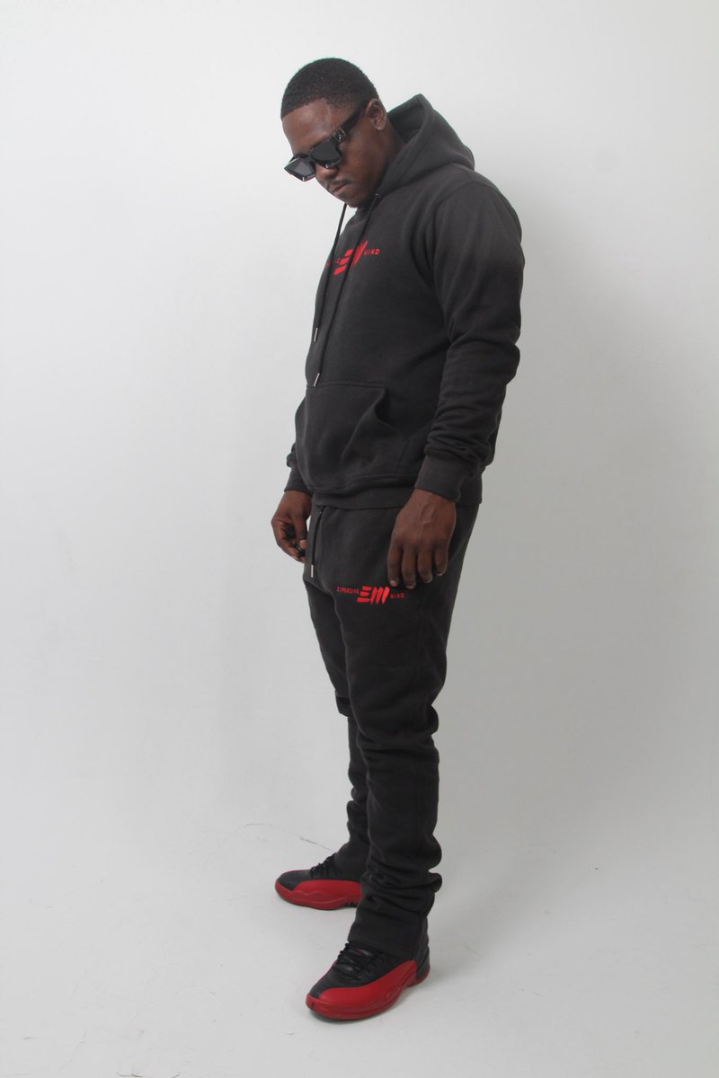 1expensive_mind's tweet photo. 🔴 2 piece hoodie set.
⚫️Flare/stacked bottoms
🔴Perfect for running 🏃🏾♀️ errands or the runway 😎
⚫️Coming 🔜
😎#peace #expensivemind #top #liveit https://t.co/ABYO0zySzW