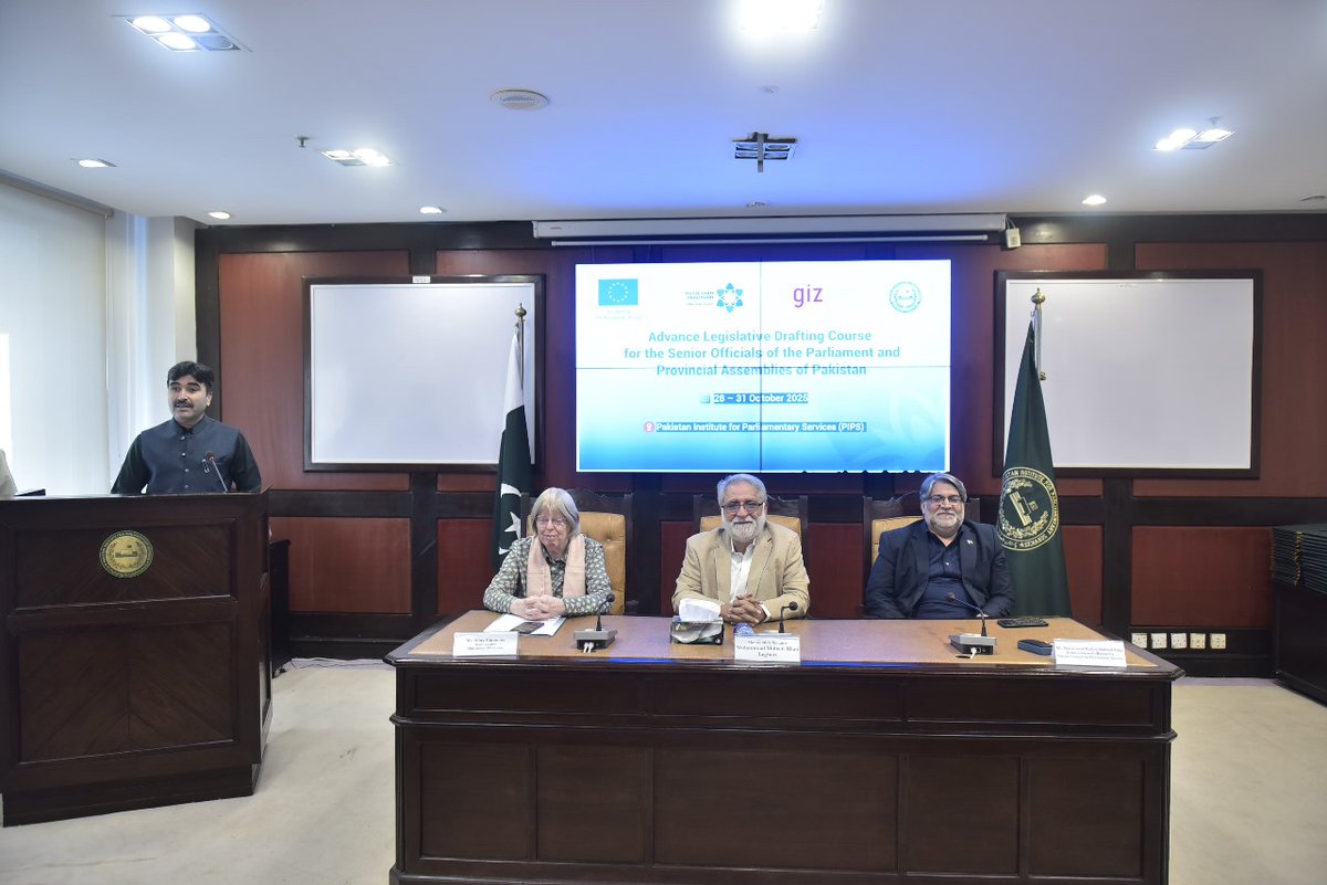 PIPS_GOV's tweet image. The Pakistan Institute for Parliamentary Services (PIPS), in collaboration with Mustehkam Parlimaan (MuP) – an EU funded project, is organizing a four-day Advance Legislative Drafting Course for senior officers of the National Parliament and Provincial Assemblies of Pakistan.