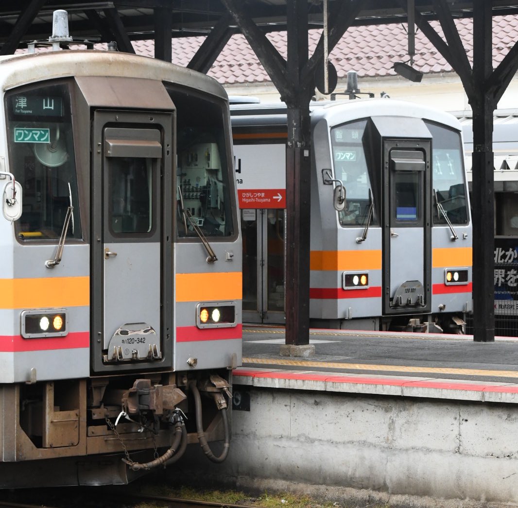走る鉄バス tweet media