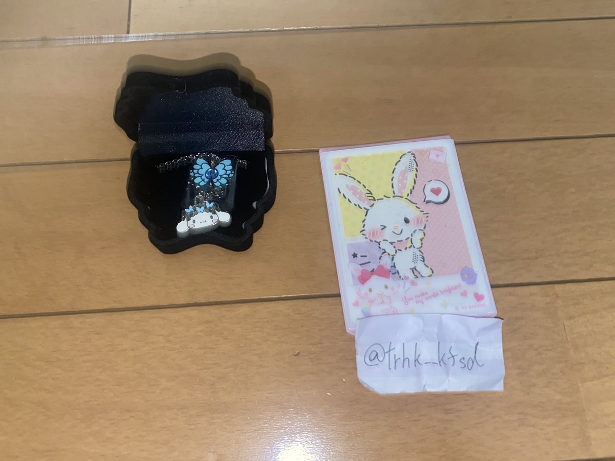 Flo..様♡購入決まりました！ 📕発売中 2025/11/17 発売 #FLOSCOMIC 『夜会で『適当に』ハンカチを渡