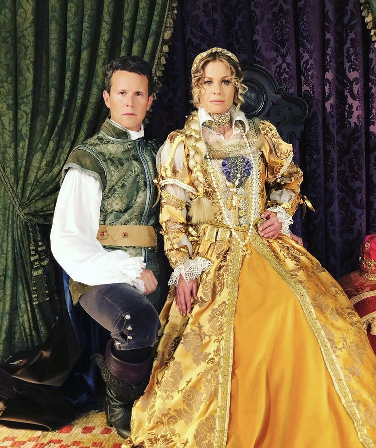 MrsDeejHale's tweet image. Happy Halloween @ExpertOfFood @ActionJFuller_ @MrsFuller_ @lilsophiahale 
Idk why it didn’t tag everyone the first time!!