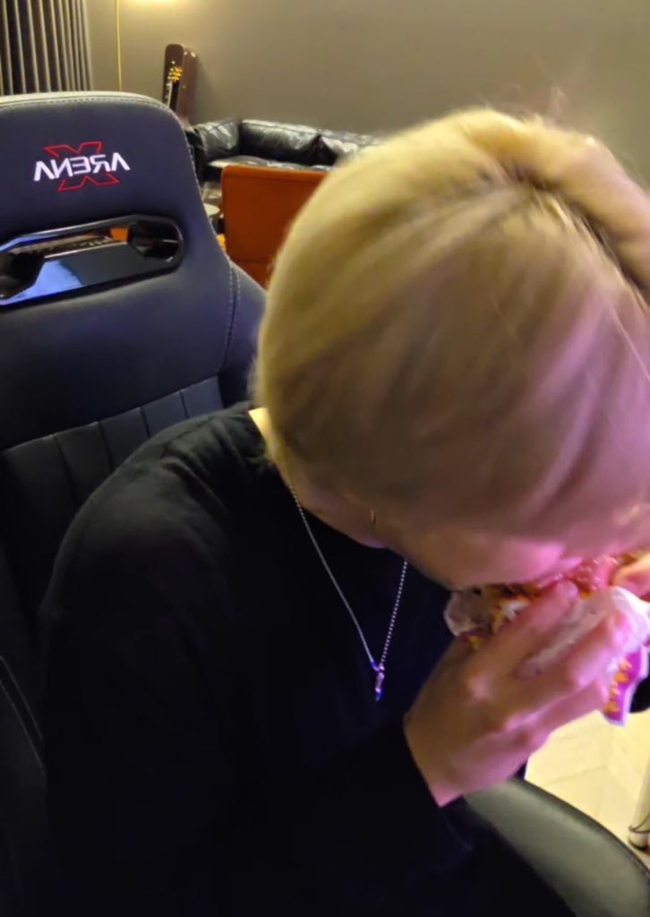 พี่จีมินหล่อชิบหาย😭😭😭