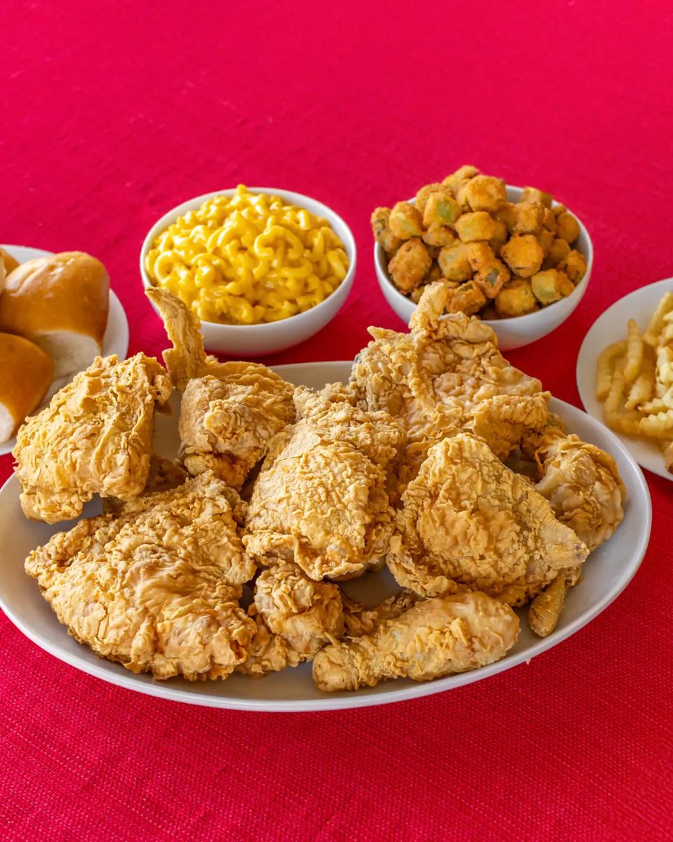 Start the month strong with Bush's Chicken! 💪

12 Tenders &amp; 8pc Chicken Combo – perfect for sharing.

#BushsChicken #AustinEats #FamilyFavorites