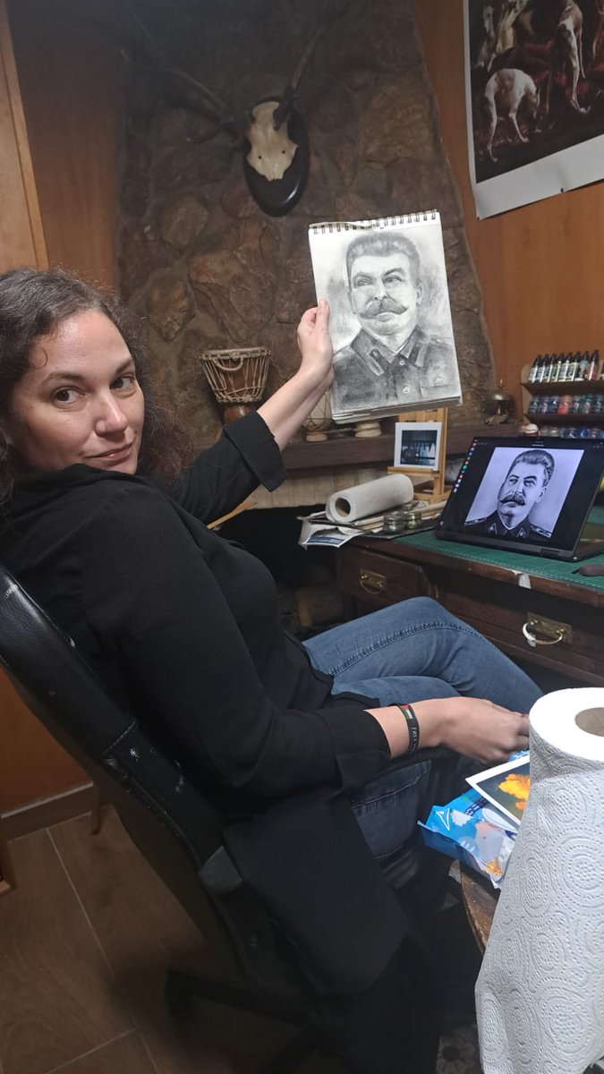 MPinobernardo's tweet image. No reírse, que dibujar es extremadamente difícil, hago lo que puedo. El que diga que es Nietzsche se va al gulag.