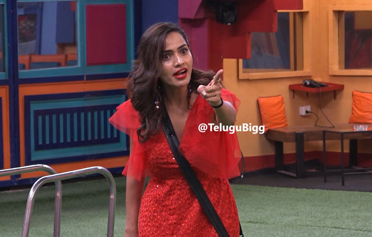 TeluguBigg's tweet photo. Comedy entante, PR is claiming that their client is above and beyond the Benchmark winners like #Abhijeet #Kaushal #bindumadhavi
Never compare Lady Tiger winner Bindu with sympathy star. She is not even 1% of Fire Brand #ShobhaShetty
#BiggBossTelugu9 https://t.co/IuwgWINjjl