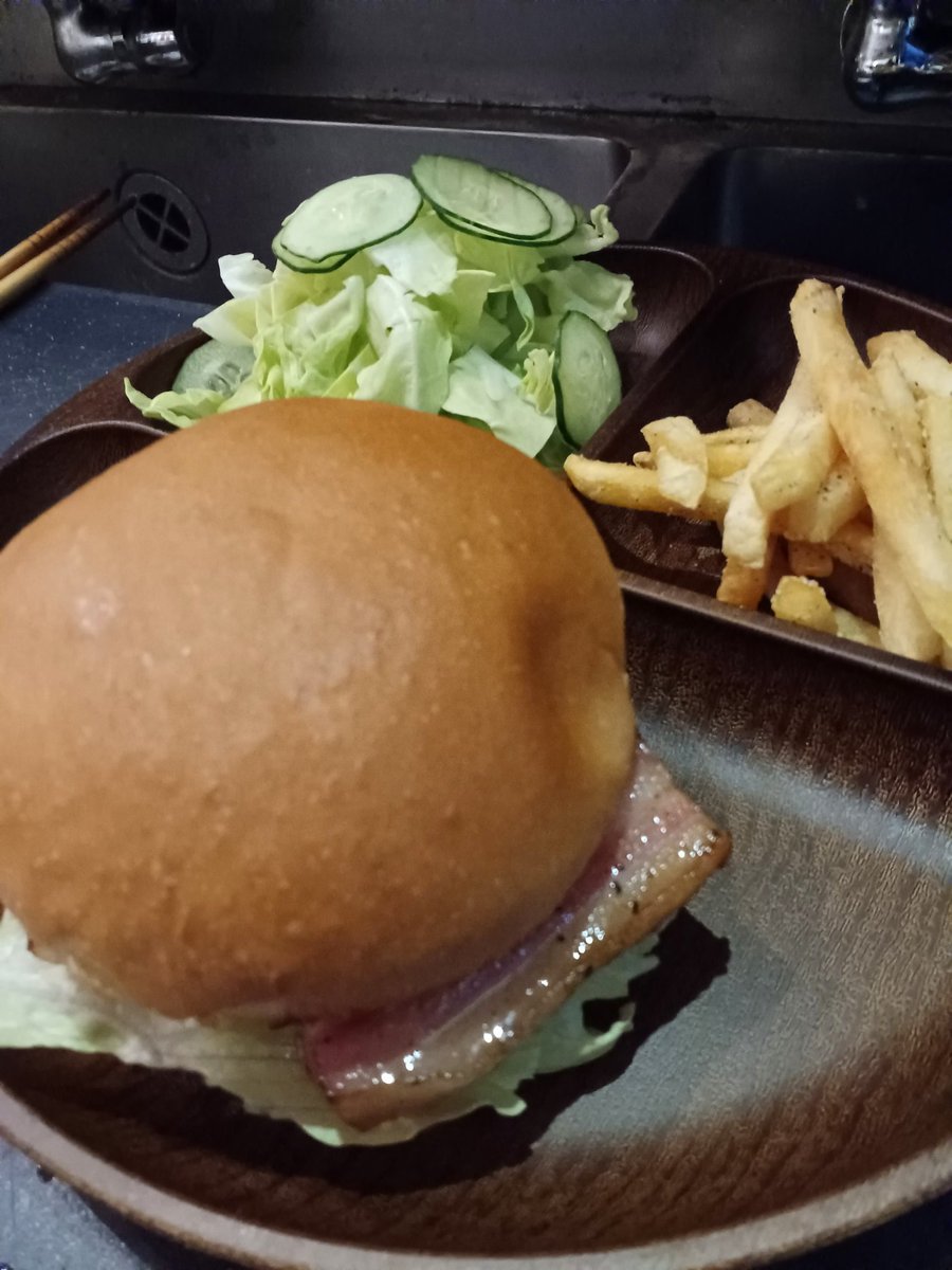 loop20160807's tweet photo. 11月もマイペースで頑張りやんす⤴️💪
#入曽
#狭山市
#カフェ
#ランチ https://t.co/tchLy4biM8
