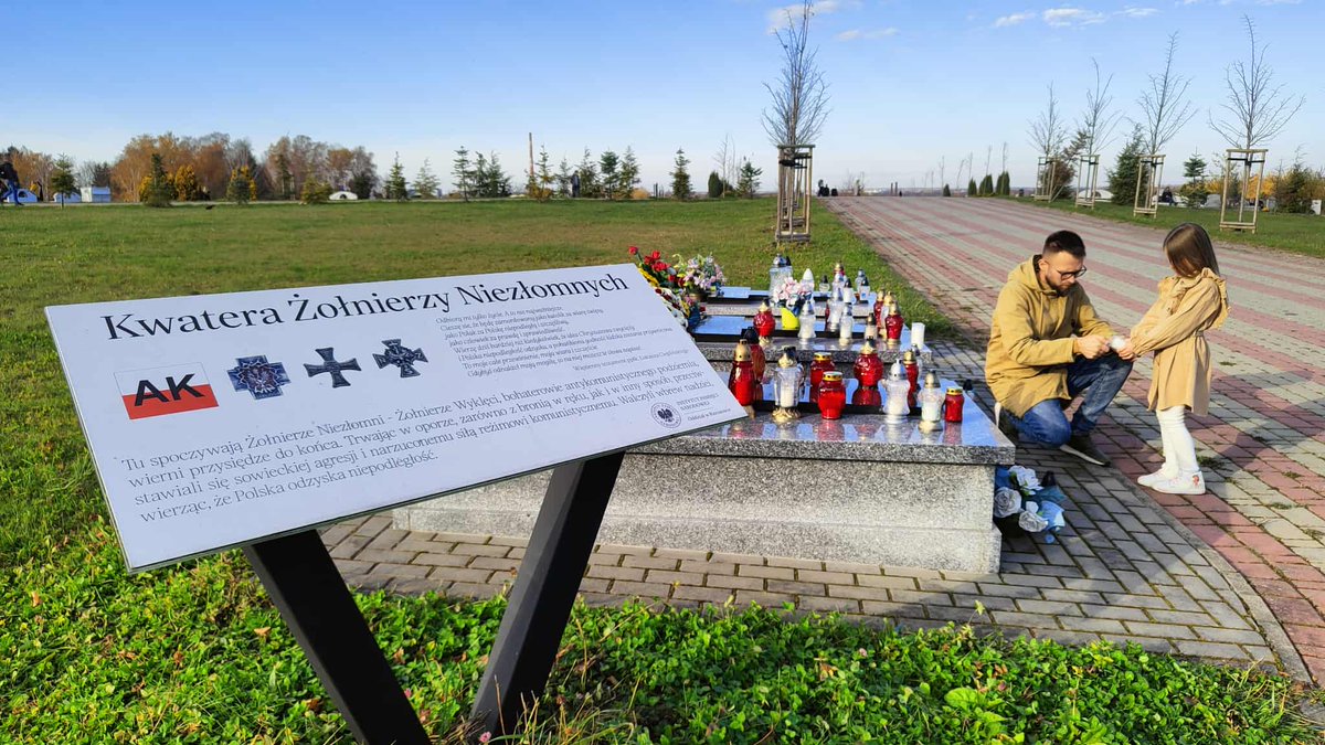 Odwiedzając groby naszych bliskich, pamiętajmy również o tych, którzy oddali własne życzenie za naszą wolność- za Polskę. 🇵🇱