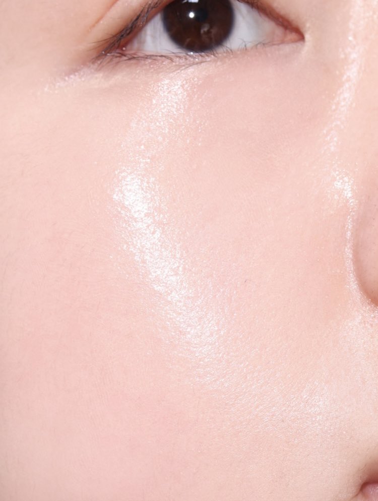 #광고 #RT이벤트
RT추첨 3분께 디어달리아 데일리 
디펜스 PDRN BB크림 기획세트 1종을
드려요(컬러 랜덤)🤍🎁

쫀쫀한 발림성으로 손으로 발라도 들뜸없이 
매끈하게 발리는 디어달리아 BB크림✨

은은한 속광이 올라와 자연스럽게 톤과 
결을 정리해주고 특히 결보정이 정말 
예쁘게 됐어요💧