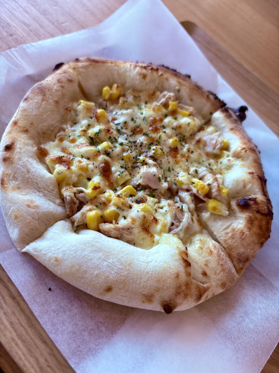 uxtupii's tweet image. 新潟西蒲区の
#キリカフェジェラート  行ってきた！

めちゃおしゃれなカフェ！

ピザは焼きたてモチモチ！
スープは野菜たっぷりで美味しい！
ジェラートはチョコレートにしました！