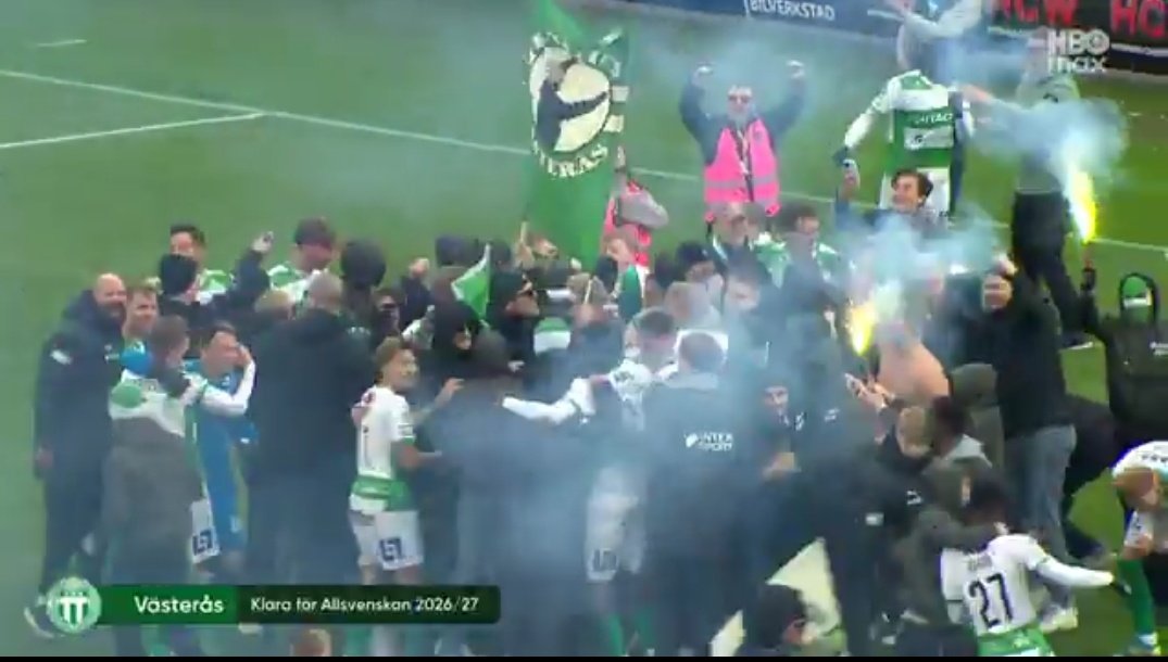 HURRA!!!!!! 

Vi är tillbaka! Otrolig säsong. Är så glad. Alla är glada 💚🤍