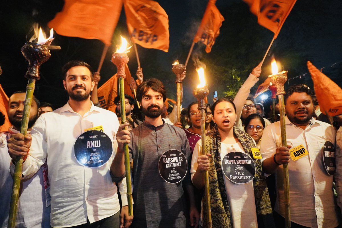 Triptisaini19's tweet image. मसाल जुलूस JNU 🔥⛳️

#ABVP4JNU #JNU