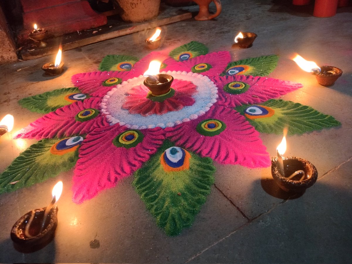 TheMehtaji's tweet image. My lil collection of rangolis 🥹🥰
#Diwali2025