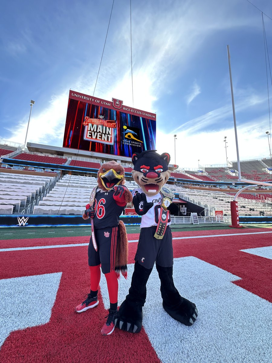 Don't miss an action-packed evening at #SNME TONIGHT 7e/4p LIVE on <a href="/peacock/">Peacock</a>!

<a href="/SwoopHawk/">Swoop</a> <a href="/TheCincyBearcat/">Bearcat</a>