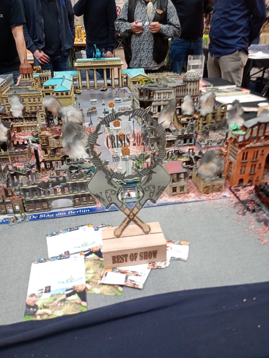 leadpile's tweet image. Crisis wargame show 
Our Berlin table won Best of Show!!!