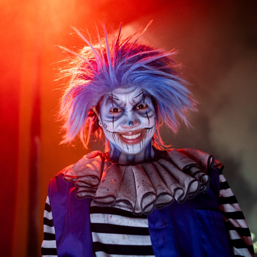 SFGrAdventure's tweet photo. 👁️ One last weekend. One last scream.
The monsters of #FrightFest presented by SNICKERS® are waiting. 💀
#SixFlagsGreatAdventure #HauntSeason #SpookySeason #SixFlagsFrightFest #HalloweenWeekend #NJThingsToDo #HauntedAttraction https://t.co/5k4dxkWlEF