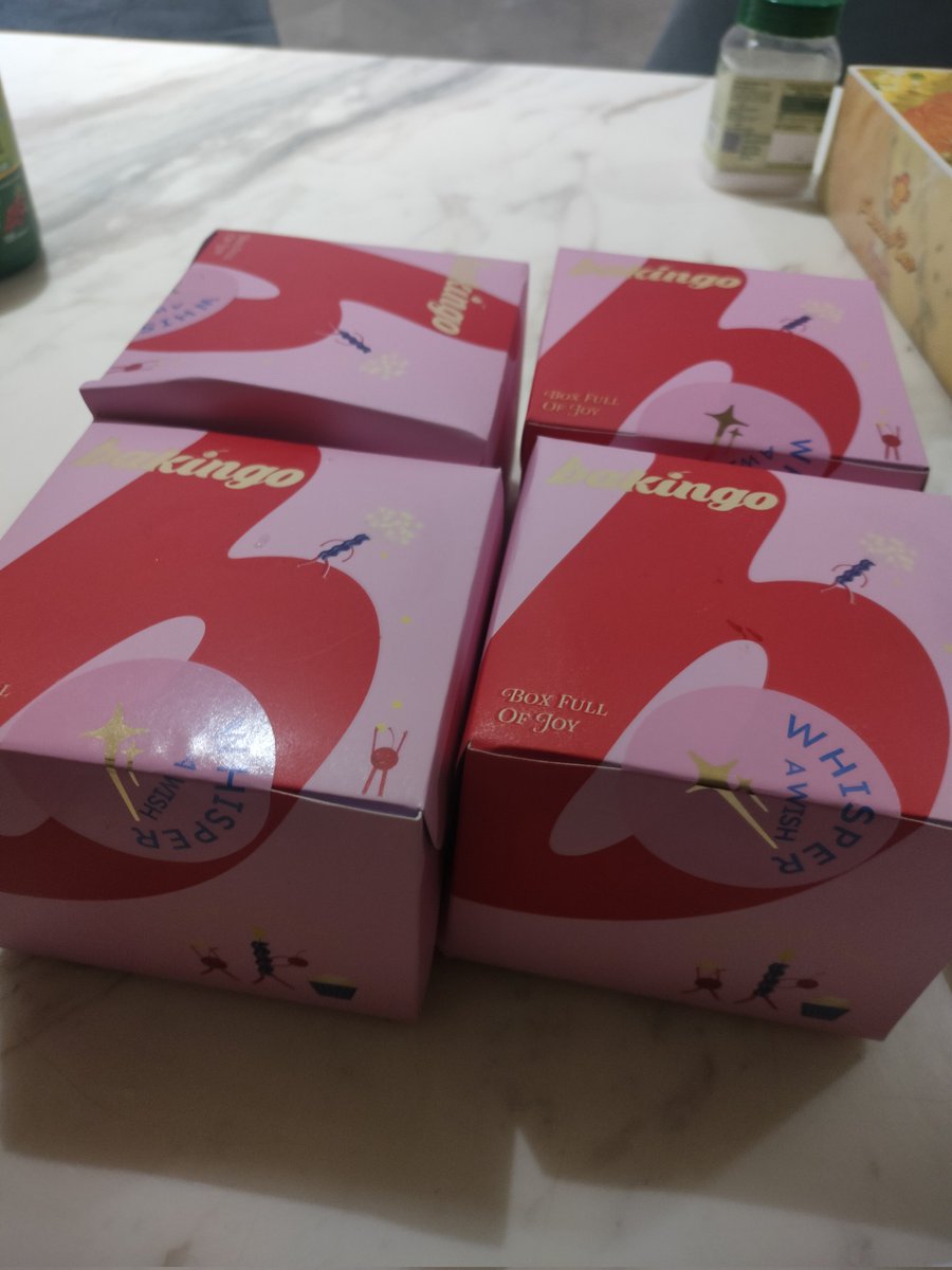 This was an absolute surprise! 😀😀😀
I literally spent so long thinking “kisne bheja hoga?” 🤣🤣🤣

Right <a href="/TheShobhitAzad/">Shobbhit Agarwal</a> ? 🤣

Thank you for making my birthday so special 🎉💐
Blessed to have you as a friend.
Stay blessed and keep progressing always 💫✨