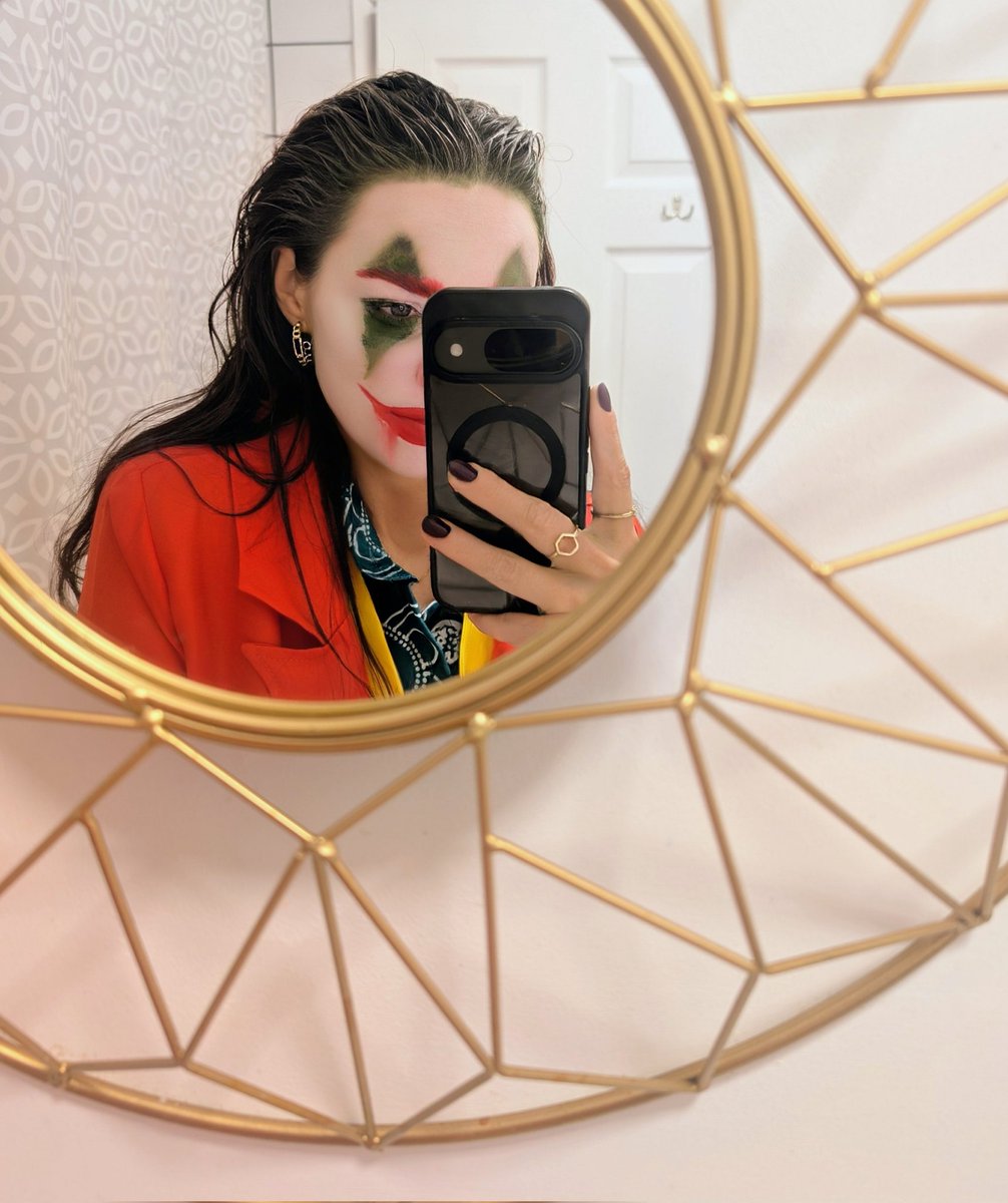 D a i s y 💙 tweet media