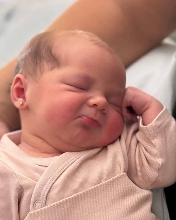 Cuddleecute's tweet image. 