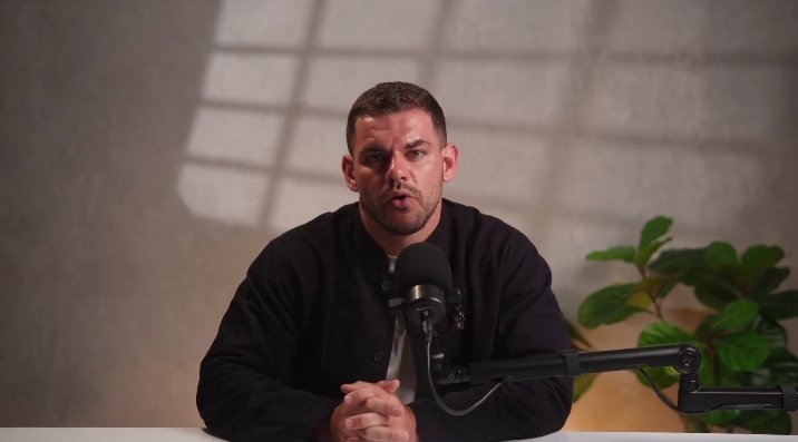 odds_maste44371's tweet image. This is the face of the scammer