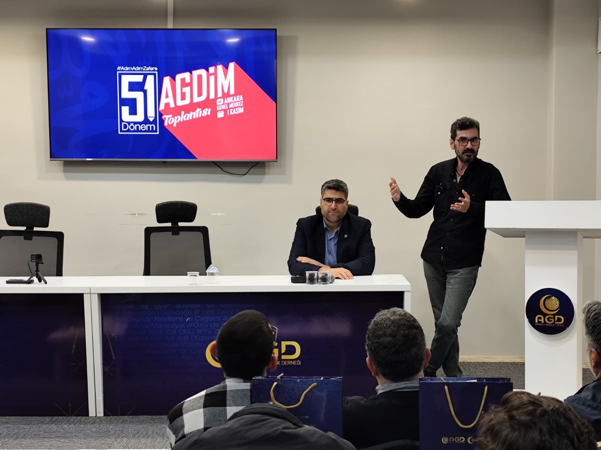 agdorgtr's tweet image. 📍51. Dönem Kasım Ayı Şube Dijital İletişim ve Medya Başkanları Toplantısı, Genel Başkan Yardımcımız Taha Palaz Bey, Birim Başkanlarımız ve Şube Komisyon Başkanlarımızın katılımıyla icra edildi.

#AdımAdımZafere
#BirYıldızınİzinde