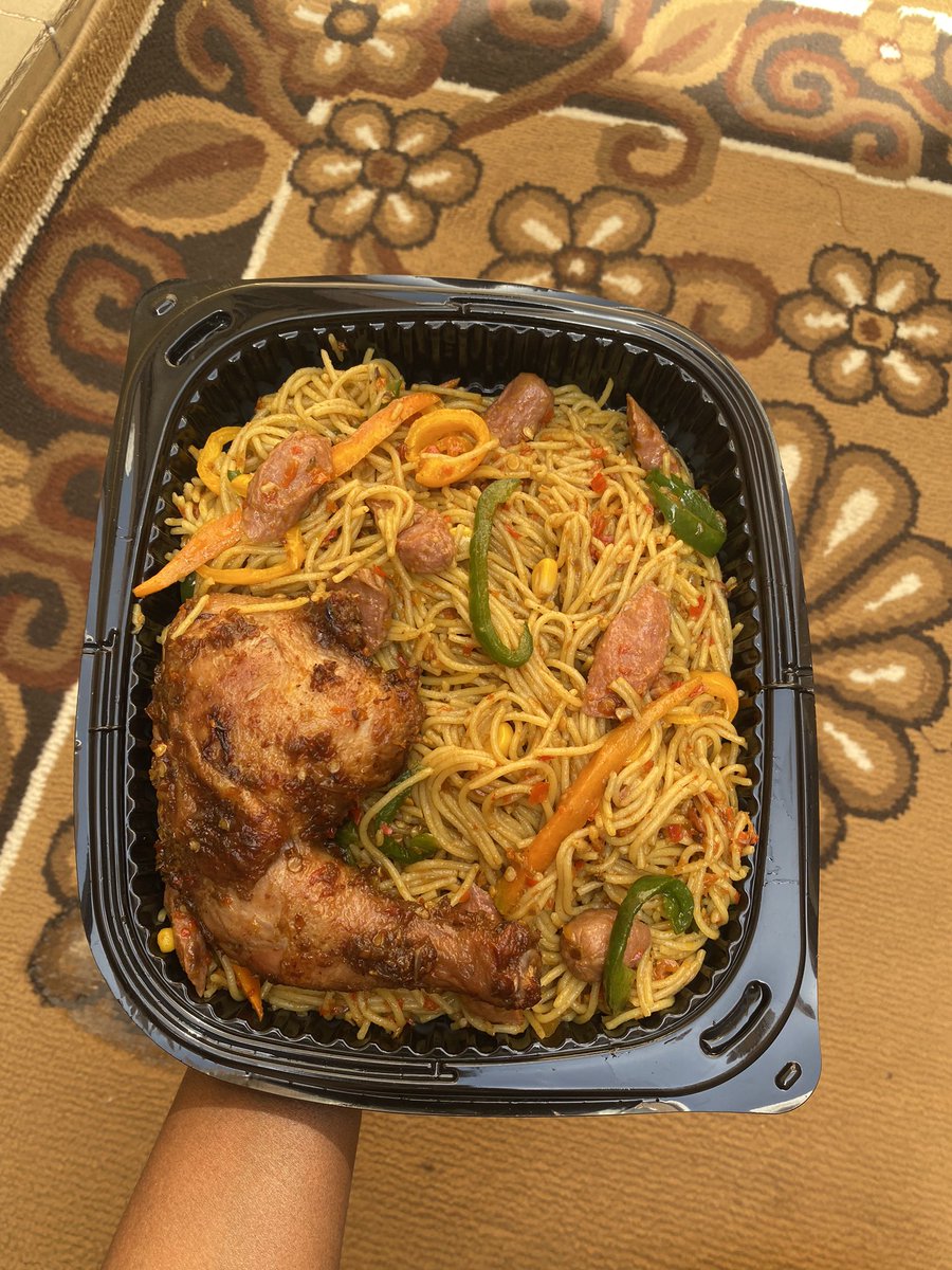 ameerahsunusi's tweet image. Customers suggesting for an addition to the menu , I bring you this mouthwatering pasta . 

Dan Allah retweet