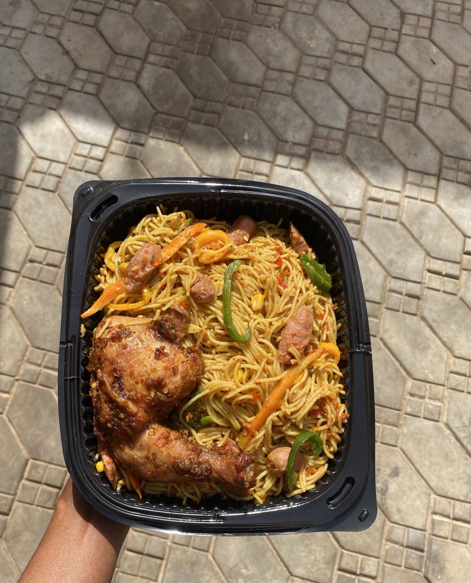 ameerahsunusi's tweet image. Customers suggesting for an addition to the menu , I bring you this mouthwatering pasta . 

Dan Allah retweet