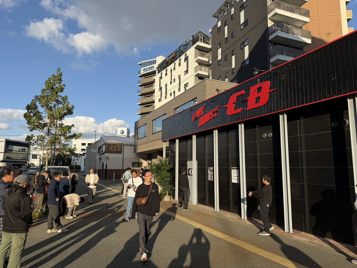 福岡での初めてのTRiDENTのライブは最高でした！メンバーに会えて感激しました！ Quubiのライブもすごく楽しかったです！ ポーランドからのご挨拶！
#tridentjp <a href="/TRiDENT_japan/">TRiDENT</a>