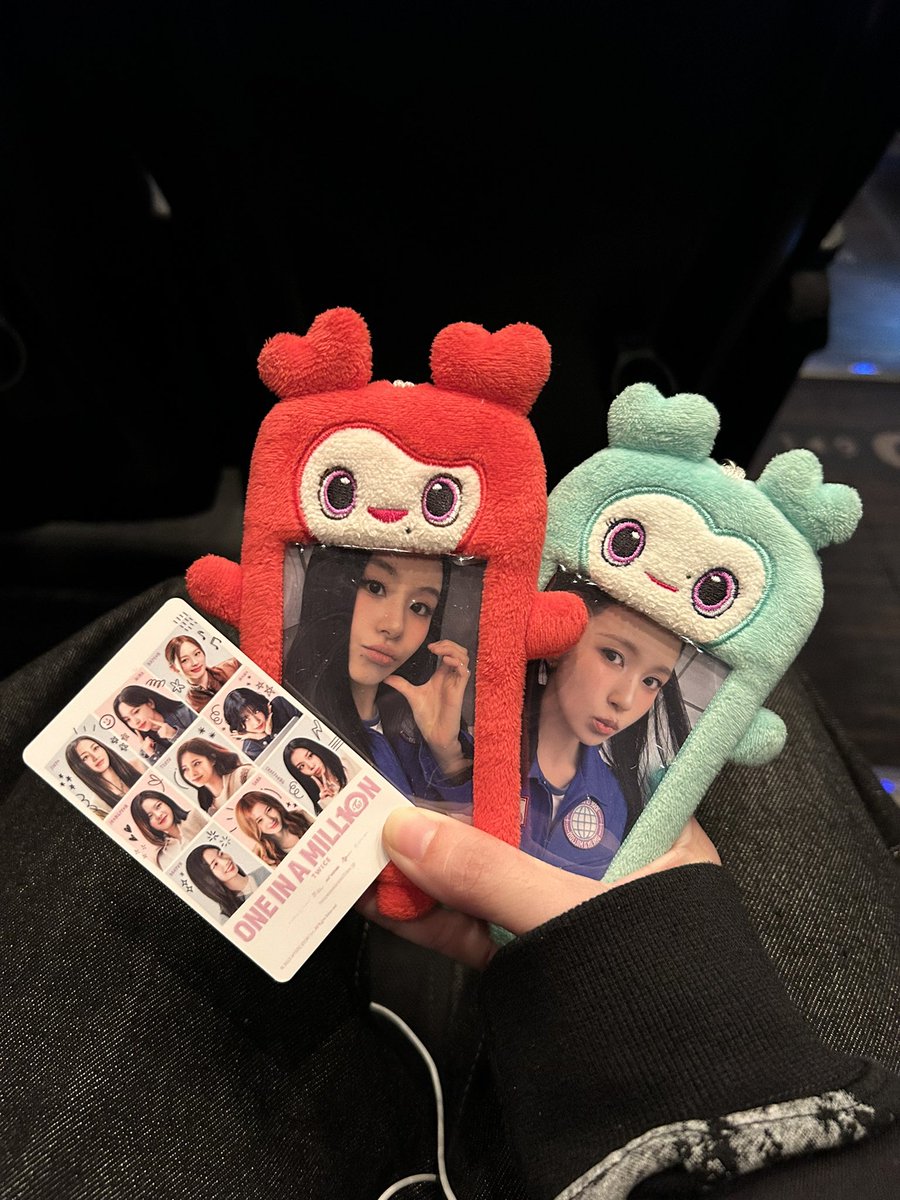 見てきたわよ〜(2回目)
何回見てもメンバー語りや愛とか感じる瞬間で滝のように涙出る😭😭
はぁぁぁぁぁ幸せ🫶