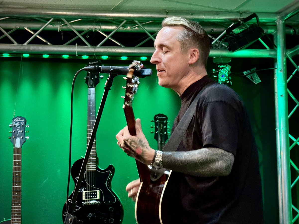 The Gold and Diamond Big 20 Countdown is yours at 3p, counting down the 20 BIGGEST songs in alternative today! 🎸

#sponsored by <a href="/goldanddiamond_/">Gold & Diamond Source</a> 💎