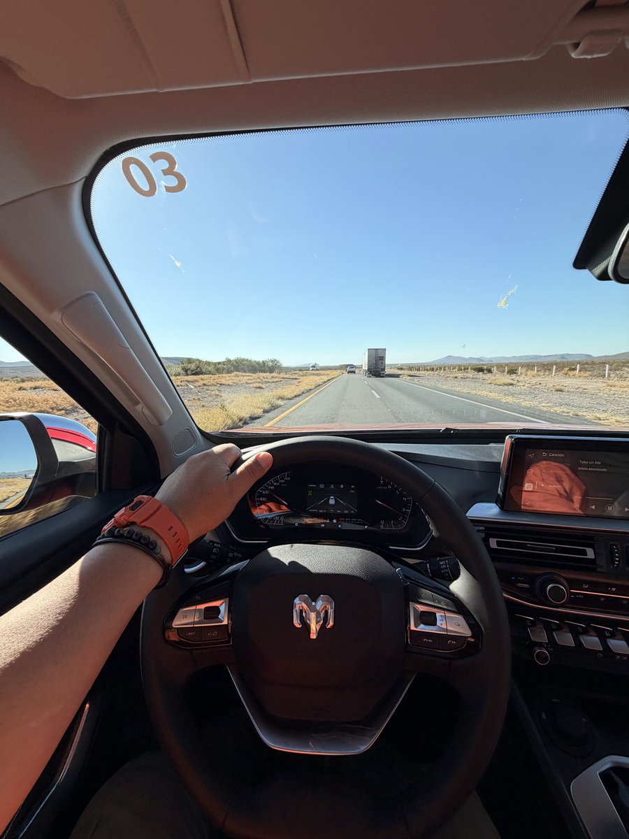 Raul_Curiel's tweet photo. ¡Es sábado y el coche lo sabe! Escucha la reseña de la #pruebademanejo de la semana a bordo de la hecha en México #RAM1200 BIGHORN 2026 @StellantisMX que rodamos por arterias de Saltillo, Coahuila. Sintoniza @MAXIMA1067FM #de9a11AM presentado por @Electrolit https://t.co/HLFXytGlp3