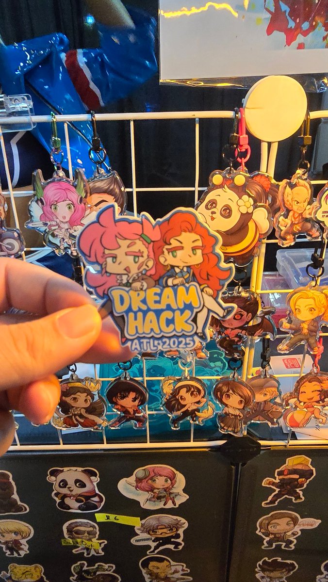 Kanme_Studios's tweet photo. Day 2 @DreamHack Atlanta! We have new arrivals today! New #MarvelRivals keychains &amp; stickers! #2xko_Teemo &amp; #CotW_Preecha #CotW_Mai #CotW_Billy
Also we are giving away a free dreamhack sticker with a purchase at our table!
#DreamHack #artistalley https://t.co/yieFgv54Gb