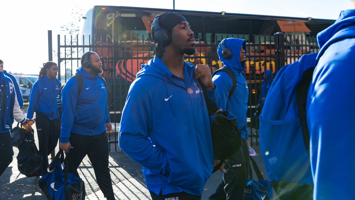 UBuffaloFB's tweet photo. 📍𝗢𝗻 𝘀𝗶𝘁𝗲

#UBhornsUP🤘 | #BullMarket📈 https://t.co/7mSAIgYieE