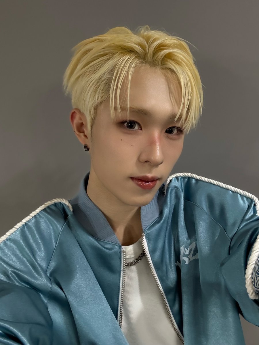 hyui_zone's tweet image. 🐿️🫧  [251101 10:44 PM KST]

I really like today’s pictures… so I’ll send them to you☺️

*📷
*📷

*sticker